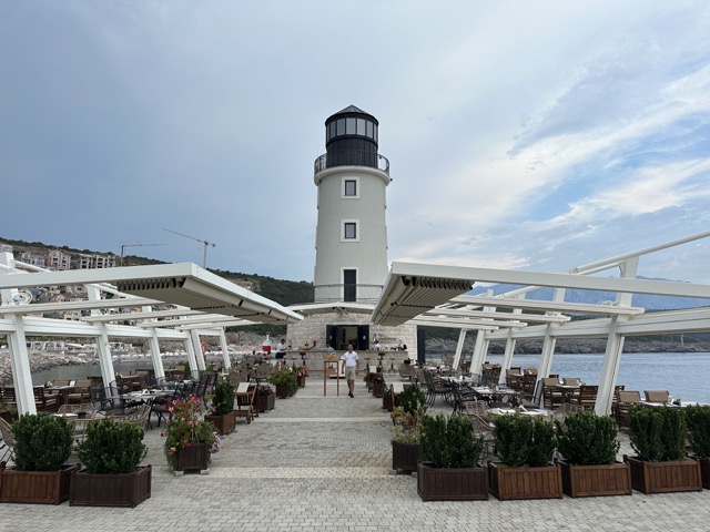 Lustica Bay phare et cafe